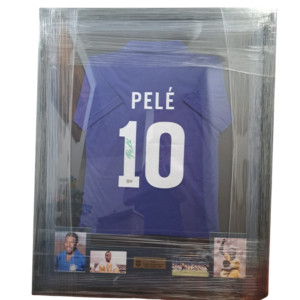 Cuadro 81cm x 101cm con Jersey autografiado por Pele
